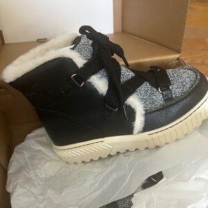 Sorrel Ona waterproof snow boots